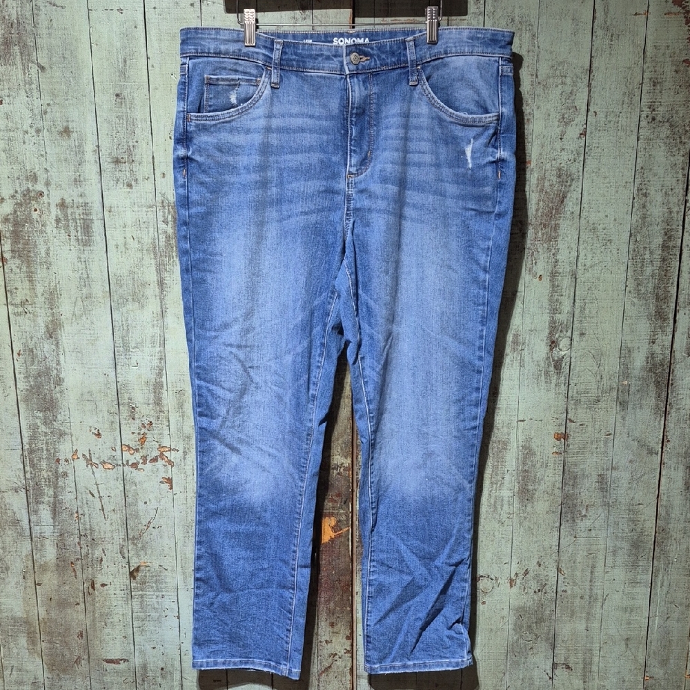 Sonoma Men's Relaxed Fit Light Blue Jeans